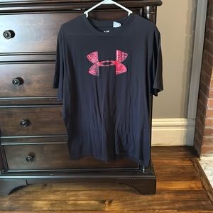 Black under armor T-shirt